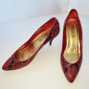 Serena Pumps Heels Size 9 snake skin print Red and Black